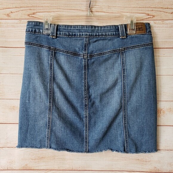 Levi's Denim Raw Hem Button Front Mini Skirt - Picture 3 of 6